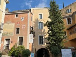 Maison de luxe de 4 pièces en vente à Fontaine-de-Vaucluse  Provence-Alpes-Côte d'Azur