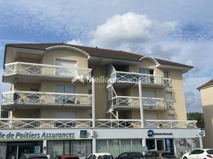 Appartement en rez de jardin avec garage et espace vert