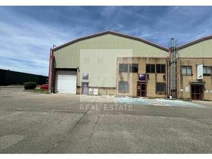 Location commerce 1701 m² à Vénissieux (69200)