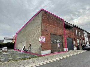 190m2 utiles d'entrepôt idéalement situé et facile d'accès