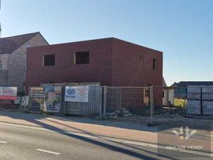 Halfopen nieuwbouwwoning met 3 slaapkamers en prachtig pe...