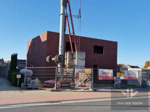 Halfopen nieuwbouwwoning met 3 slaapkamers en prachtig pe...