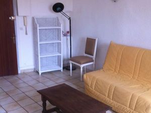 Bel appartement T2  42 m²  meublé  à CLAVIERS (83830)