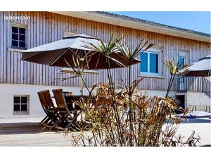 Ensemble immobilier proche des plages et du port