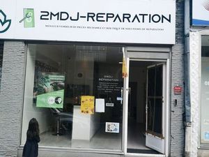 A LOUER local commercial situé en hyper-centre■Vitrine sur rue  grande pièce en profondeur