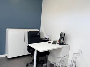 Location locaux professionnels 14 m² à Vauhallan (91430)  500 €
