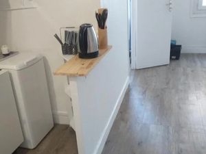 Location meublée appartement 1 pièce 26 m² à La Seyne-sur-Mer (83500)  535 €