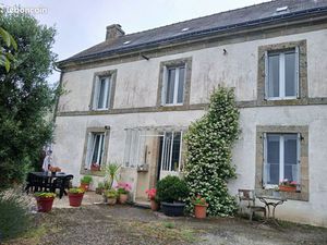 Maison avec dépendances