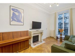 Location meublée appartement 5 pièces 110 m² à Paris 10ème (75010)  7 500 €