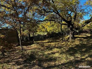 Terrain de loisir à deux pas du Colorado Provencal