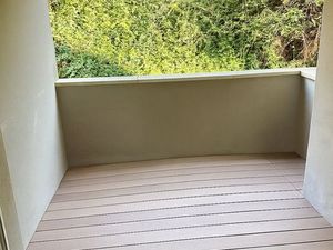 T2 rare à Malemort  clim bi-split  cuisine SoCoo’c sur mesure  salle de bains hôtelière