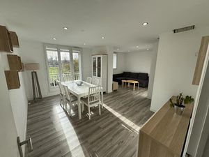 Location meublée appartement 2 pièces 49 m² à Soisy-sous-Montmorency (95230)  1 250 €