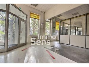 Location locaux professionnels 4 pièces 120 m² à Lille (59000)  2 900 €