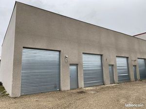 Box local 75m2 à louer