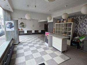 Local commercial avec appartement T6