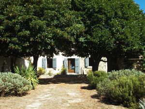 Ancienne ferme provençale du 19ème siècle