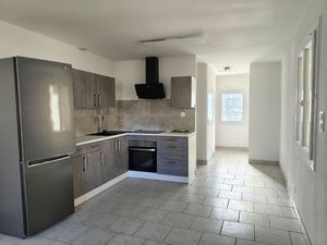 MAISON DE VILLAGE AVEC GARAGE