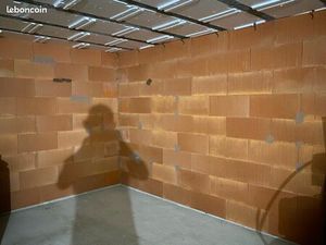 Espace de stockage commun + stationnement véhicule remorque