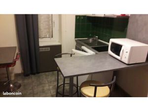 DINARD STUDIO MEUBLE PRES COMMERCES et LYCEE HOTELIER