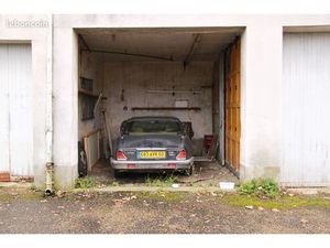 Box 17 m² proche gare