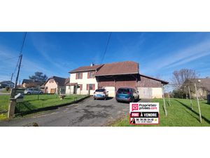 MAISON A RENOVER AVEC GRANGE ET ECURIE- PROCHE SUISSE