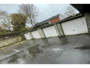 Garage à louer à rue mouche 9 Couillet (VWD15628)