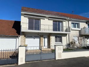 Location maison 5 pièces 124 m² à Vichy (03200)  1 050 €