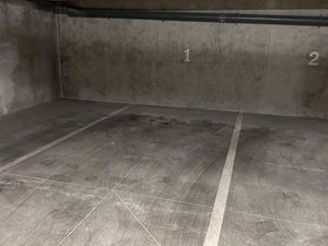 Location 4 places de parking