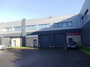 À LOUER – Local d’activité avec bureaux – 416 m² – Villejust (91)