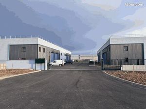 Local d'activité 284 m²