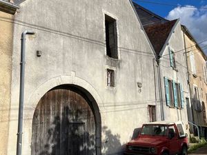 Belle grange sur 3 niveaux 248m2 dans joli village vigneron