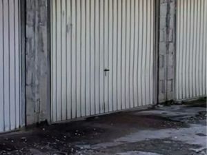 Parking garage fermé