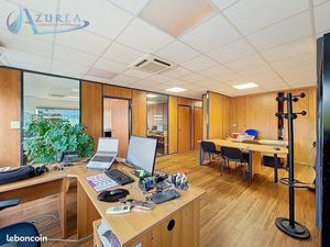 Bureaux 168 m²