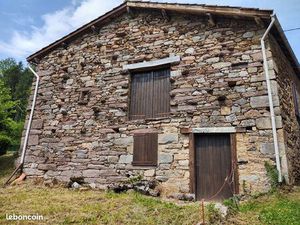Grange / garage en pierre aménageable avec jardin Ariège