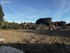 Terrain 360 m² Noves