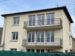 Immeuble au centre de Lavelanet rénové et entièrement loué