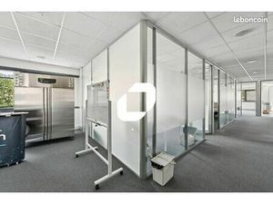 Bureau 135 m²