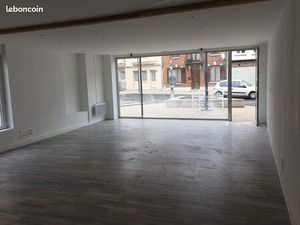 Loue commerce/ magasin/ laverie/ bureau/ restaurant hyper centre de la fere