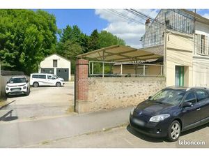 Local industriel 200 m²