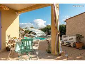 Villa T4 avec piscine chauffée et abritée  poolhouse — confort et intimité assurés