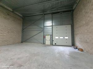 Local d'activité 670 m²
