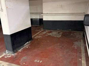 Levallois-Perret  une place de parking rue Raspail