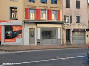 A louer local commercial avec vitrine centre ville Castelnaudary