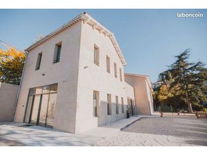 Bureau medecin equipe cle en main