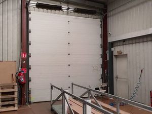 À VENDRE – Cellule d’entrepôt à Honfleur (ZI portuaire)-340m2 – 255 000 HT