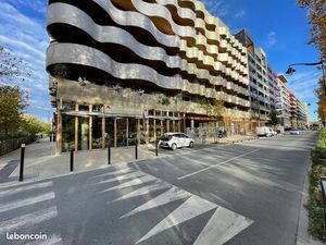 Boutique 97 m² L ILE ST DENIS