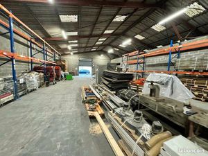 Local d'activité 800 m²