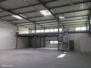 Local d'activité 258 m²