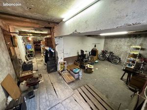 Vend entrepôt - Grand Local au centre ville historique de Grenoble sur cour intérieure  ac