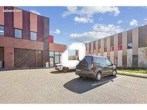 Local d'activité 776 m²